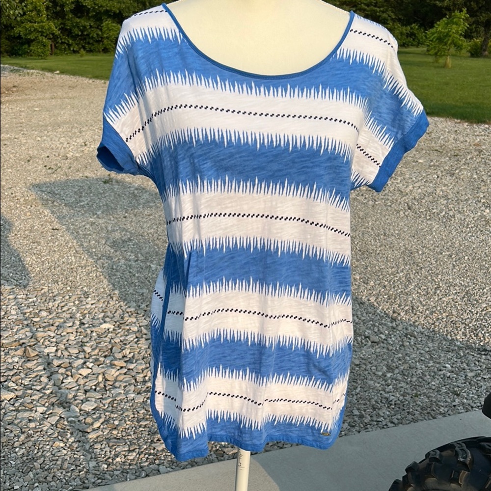 NWOT Tommy Hilfiger Blue and White Short Sleeve Tee